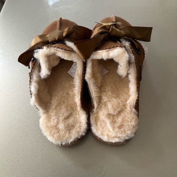 Women's Brown Shearling Lined Slippers size 6 - Picture 3 of 4